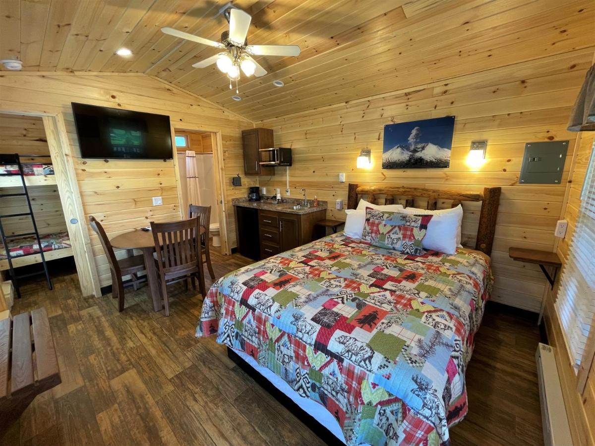 Lone Fir Resort Cougar Exterior photo