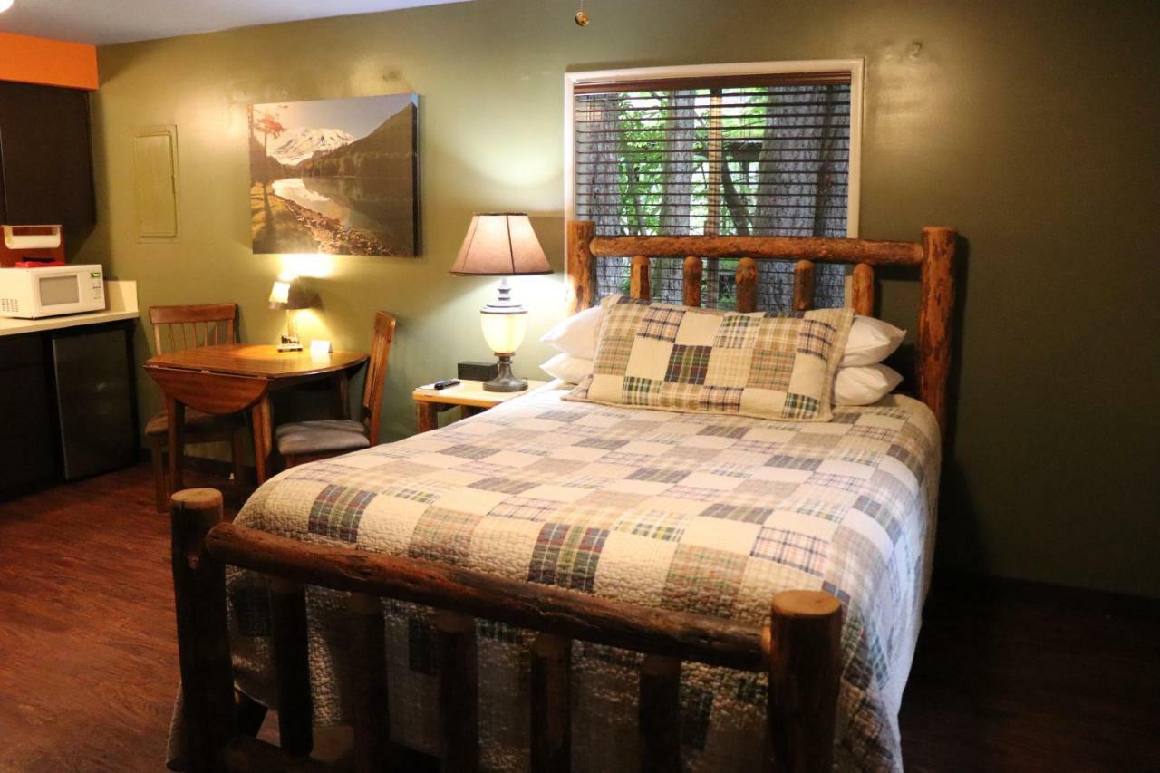 Lone Fir Resort Cougar Exterior photo