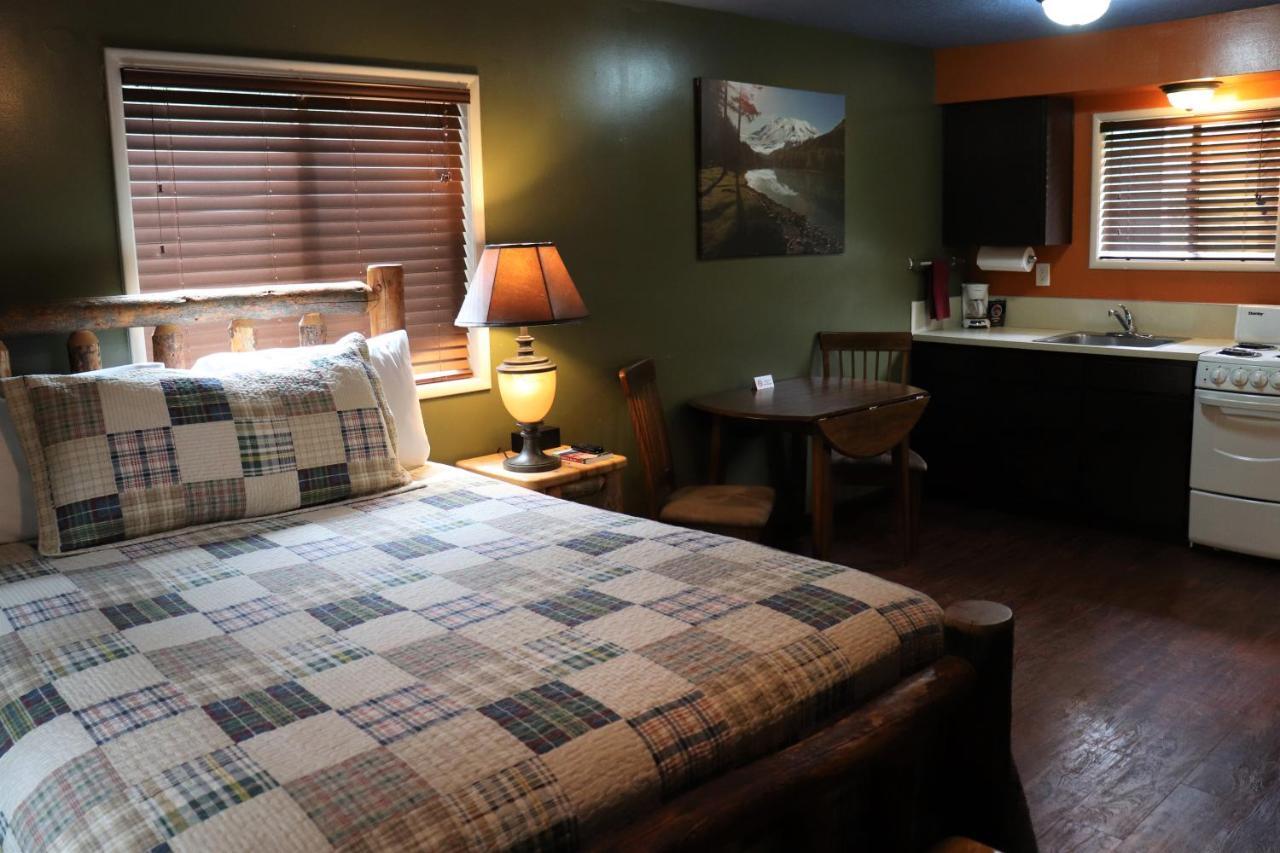 Lone Fir Resort Cougar Exterior photo