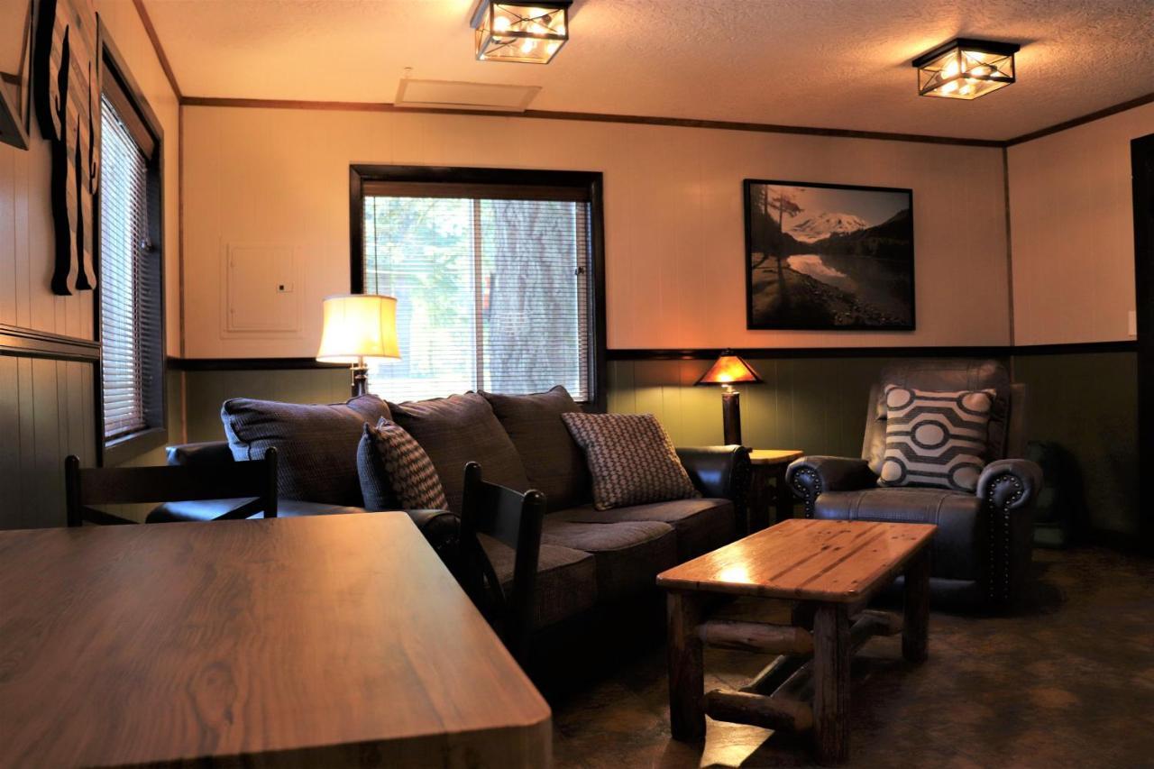 Lone Fir Resort Cougar Exterior photo